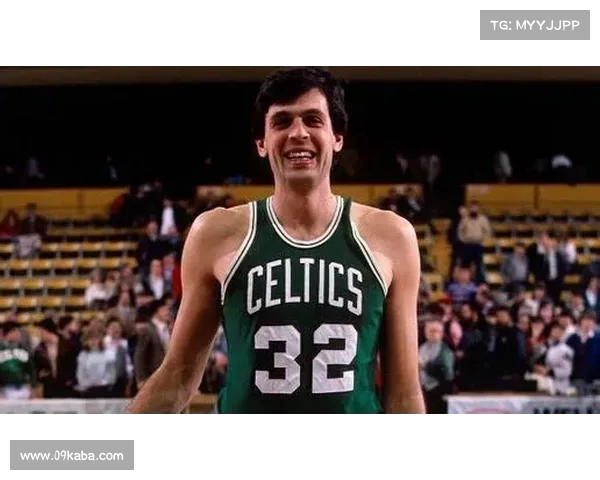 NBA球星交易风云再起 多队争夺超级巨星引发联盟震动
